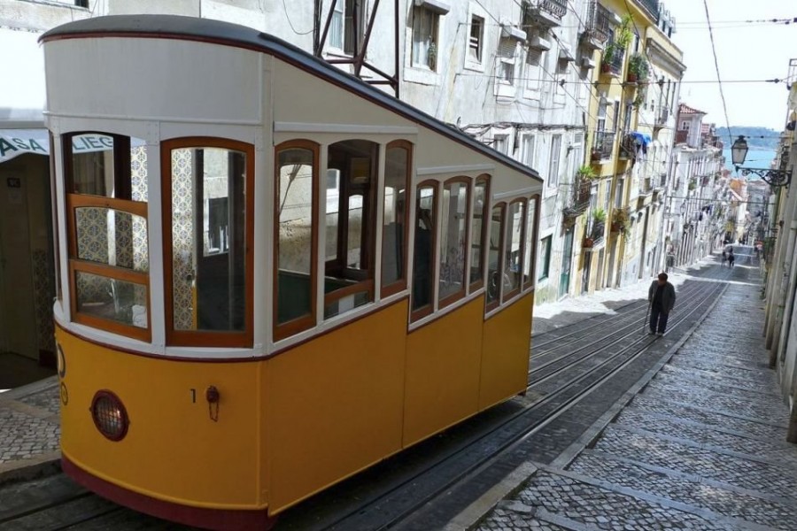 Transportes públicos en Lisboa funicular